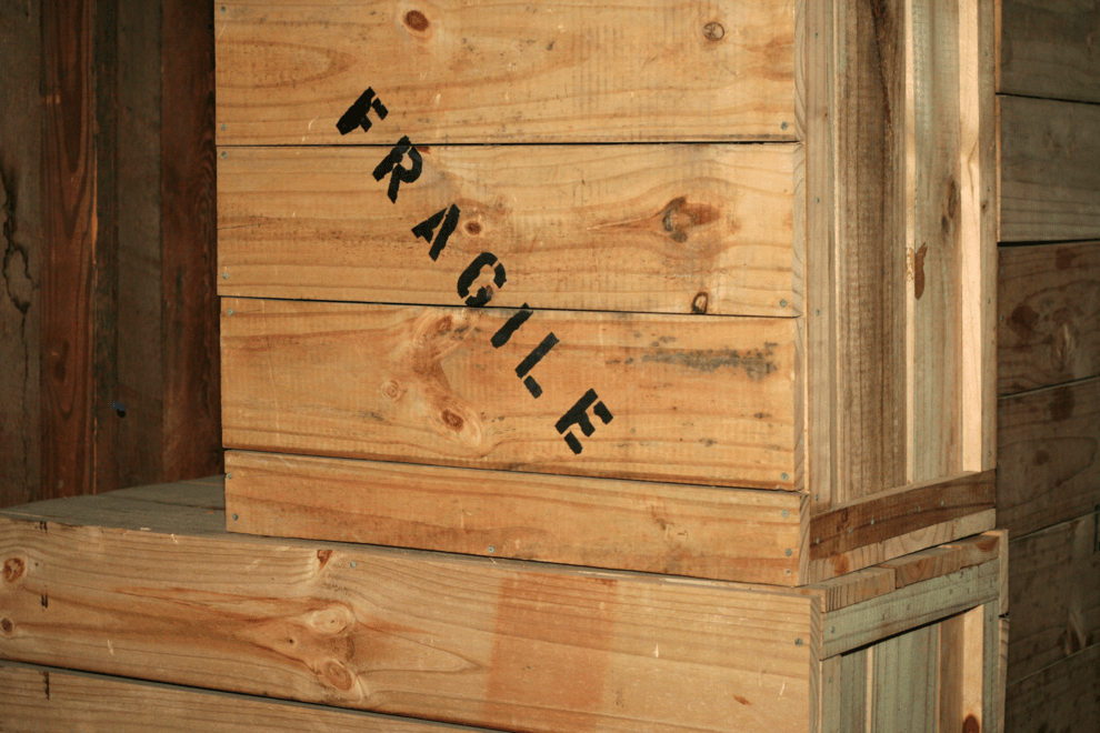 box container with a mark note fragile for shipping wine
